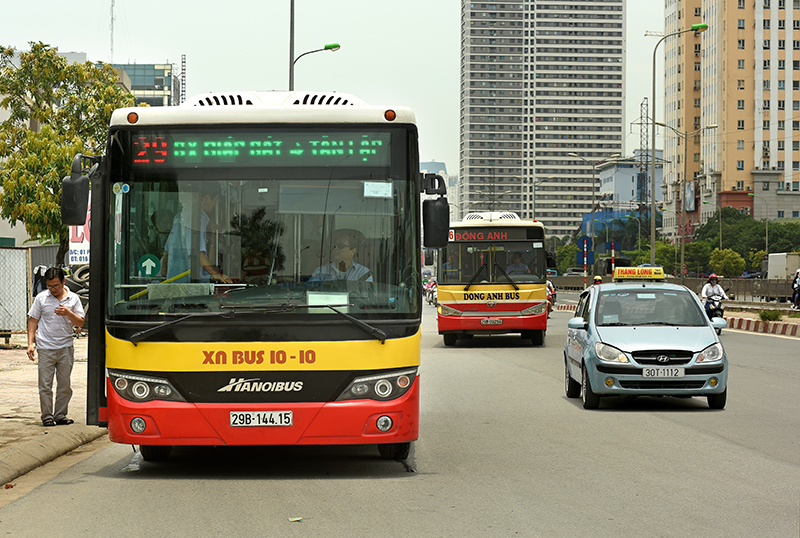Hanoi Tens of new bus routes launched in 2021